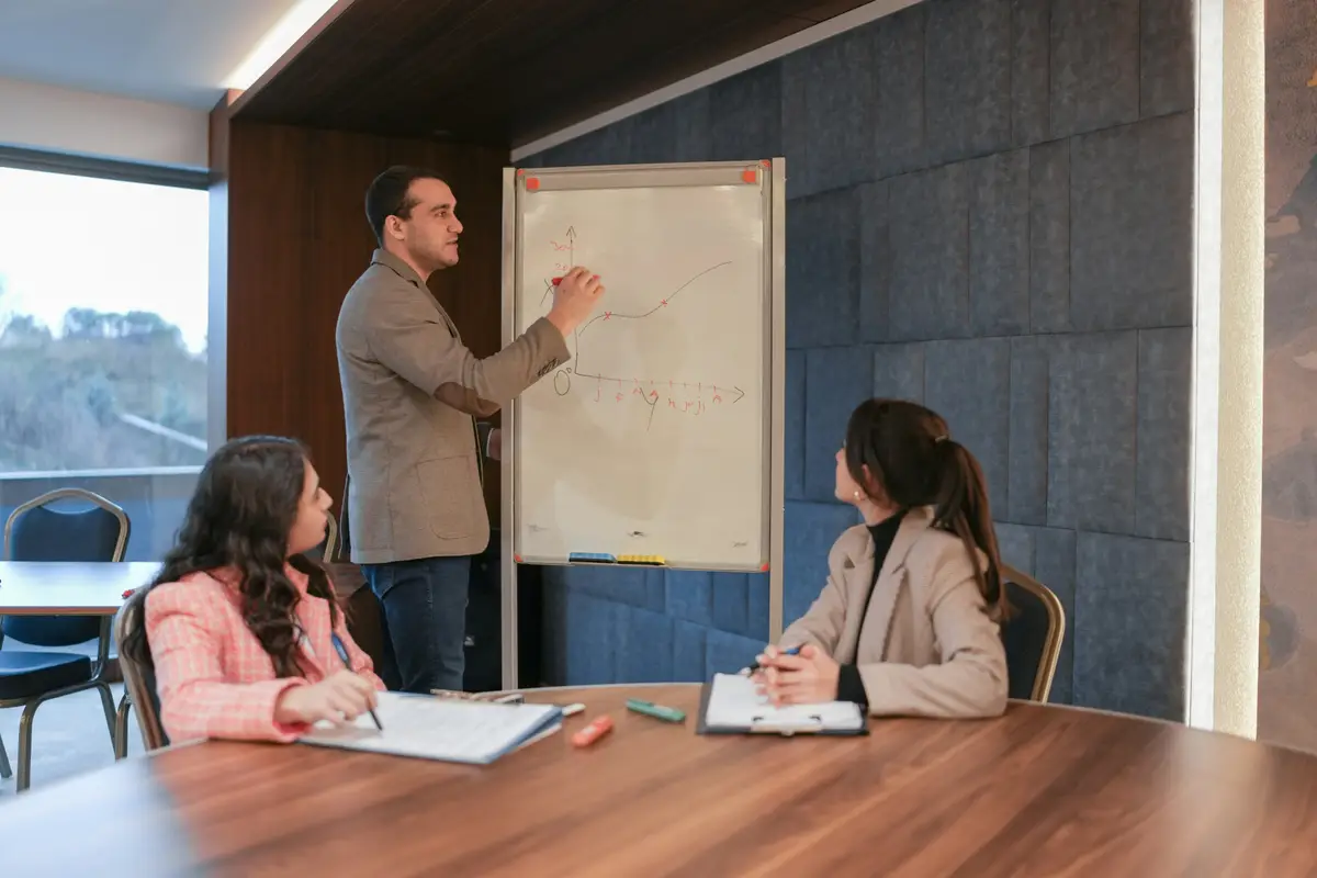 Кто мы такие и зачем здесь